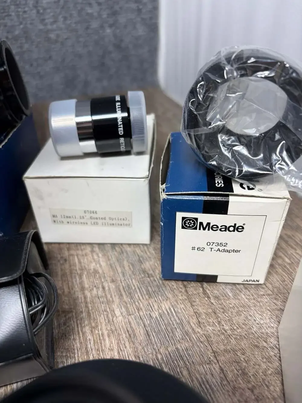 Meade 2045 4-inch Schmidt-Cassegrain Telescope with Extensive Accessories Bundle